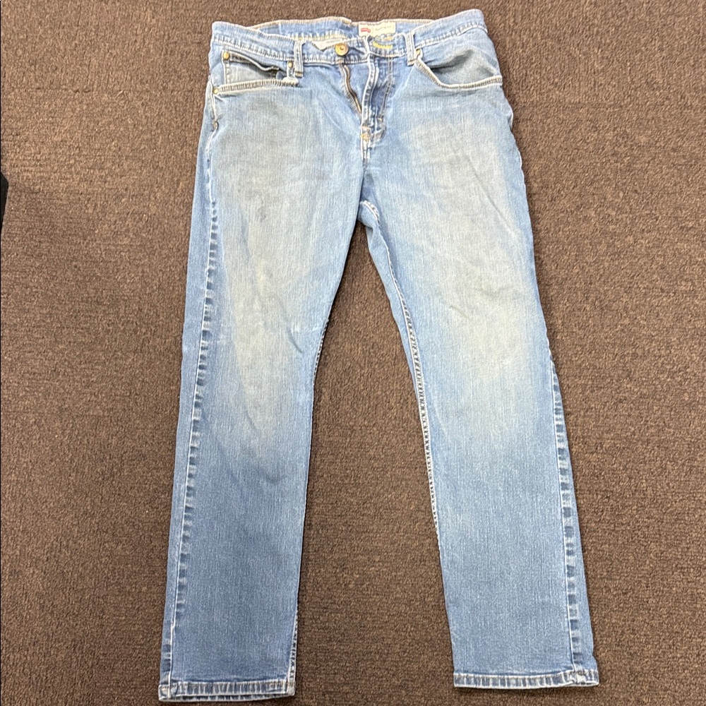 Wrangler Men's Athletic Fit 32”x30” Jeans PRELOVED BUT LOTS MORE WEAR LEFT
